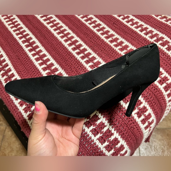 👠 - Picture 4 of 4